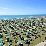 Choose To Spend Your With Beahost Apartamento Bibione
